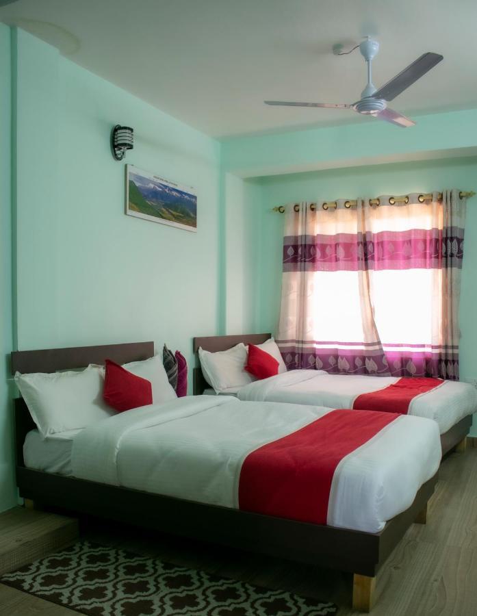 Hotel Elite Pokhara Bagian luar foto