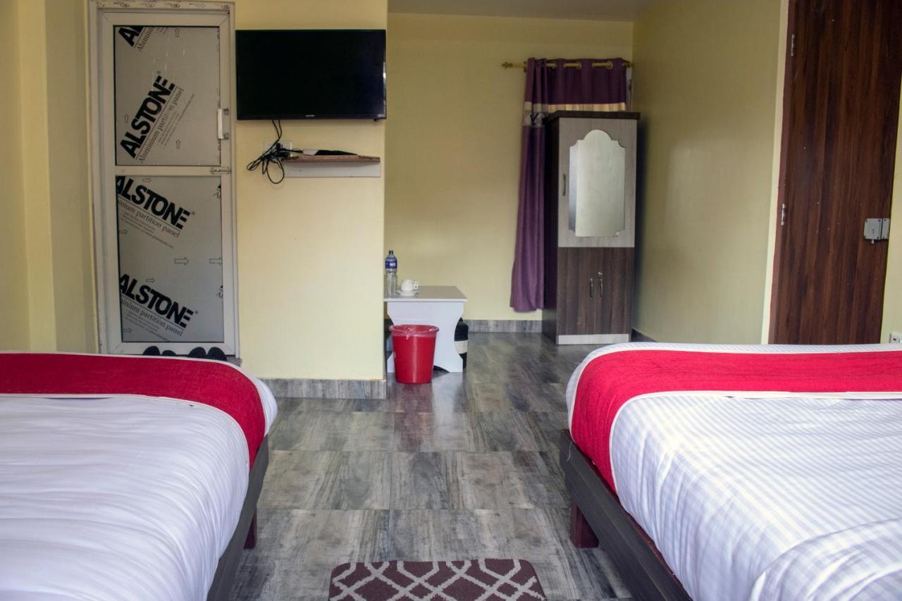Hotel Elite Pokhara Bagian luar foto
